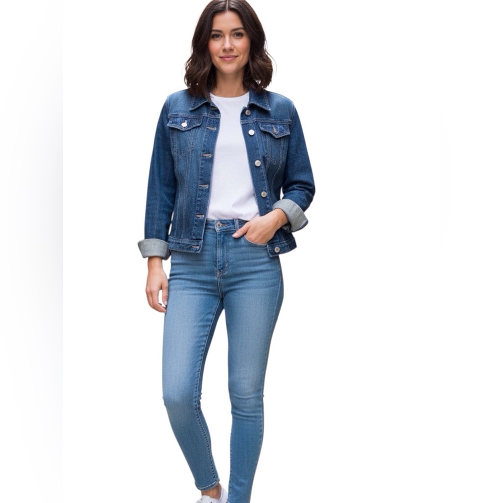 EUC..womens Gap denim jacket. Mint condition.